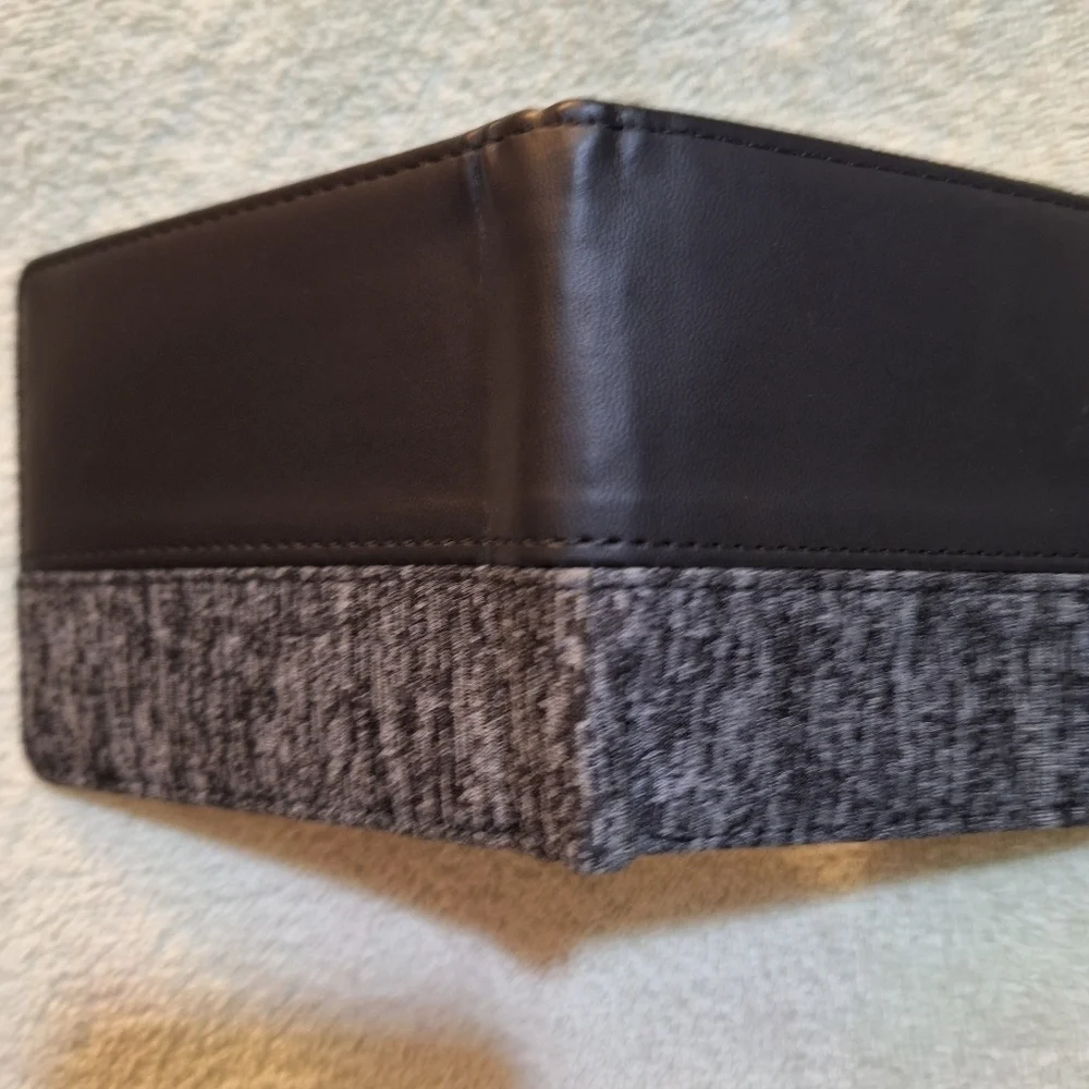 Fila Mens Black Gray Billfold Wallet